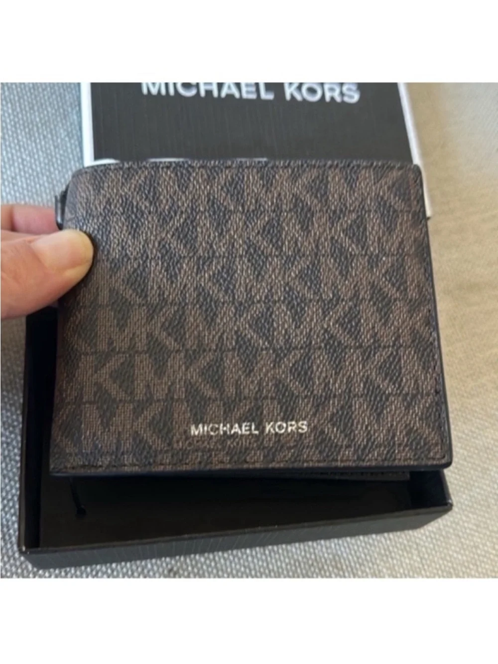 Michael Kors Men’s Andy MK Logo Leather L-Fold With ID Card Wallet Brown